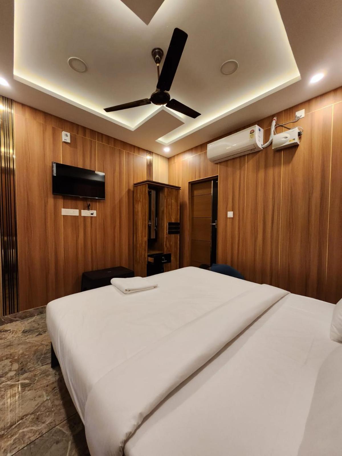 Royal View Residency Hotel Attingal Exterior photo